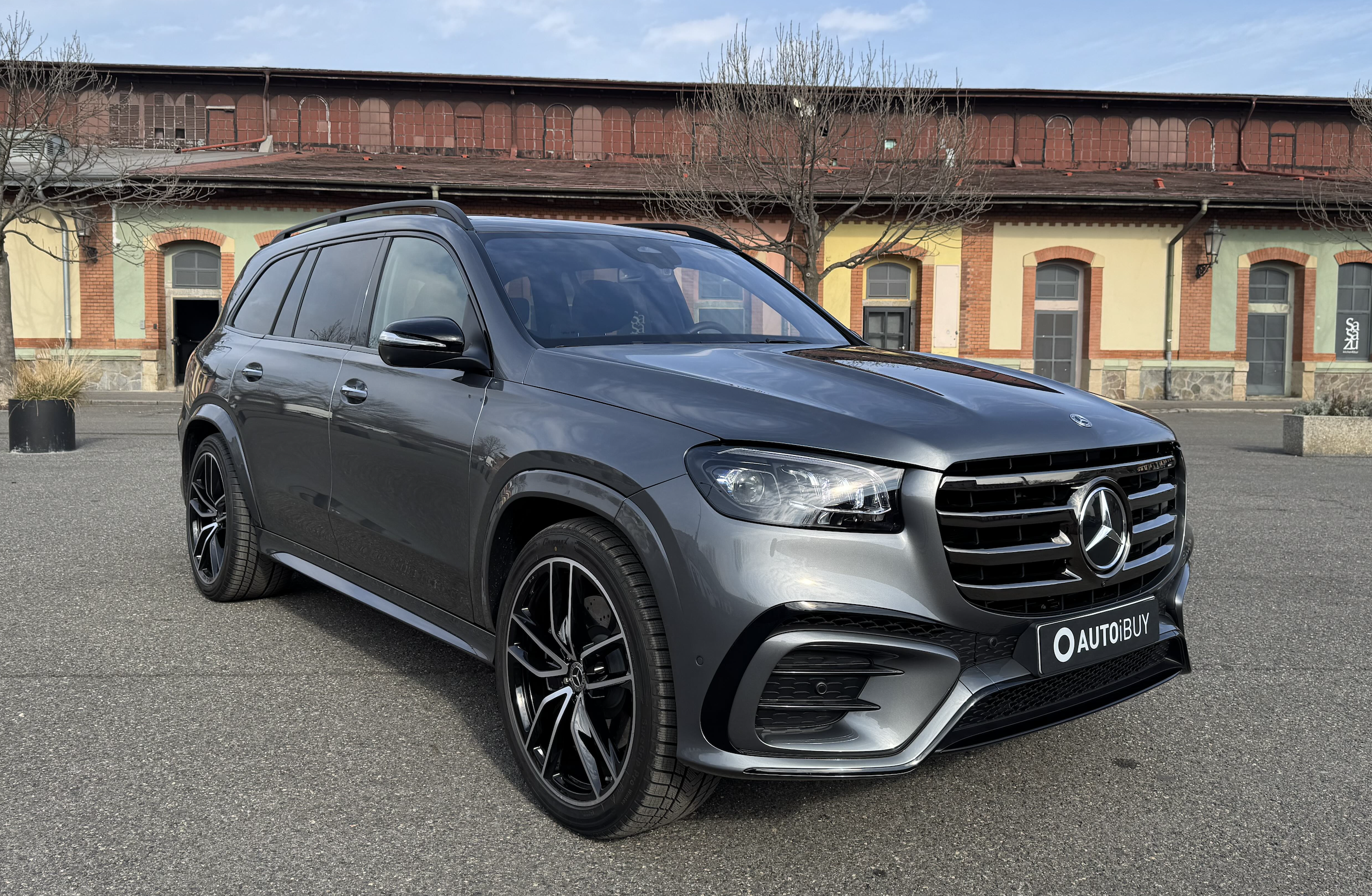 MERCEDES GLS 450d AMG ULTIMATE | FACELIFT | SKLADEM | ČESKÉ PŘEDVÁDĚCÍ AUTO | ŠEDÁ S ČERNOU KŮŽÍ | MAXIMÁLNÍ VÝBAVA | MBUX TABLETY VZADU | VIP SLEVA | NÁKUP ONLINE | AUTOiBUY.com